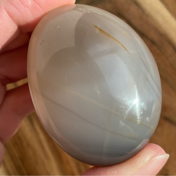 Orca Agate Palm Stone - Picture 8 of 17